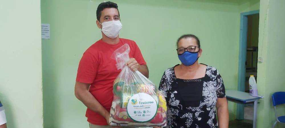 Secretaria de Agricultura, SENAR e Sindicato dos Produtores de Camacã distribuem 100 cestas básicas para agricultores